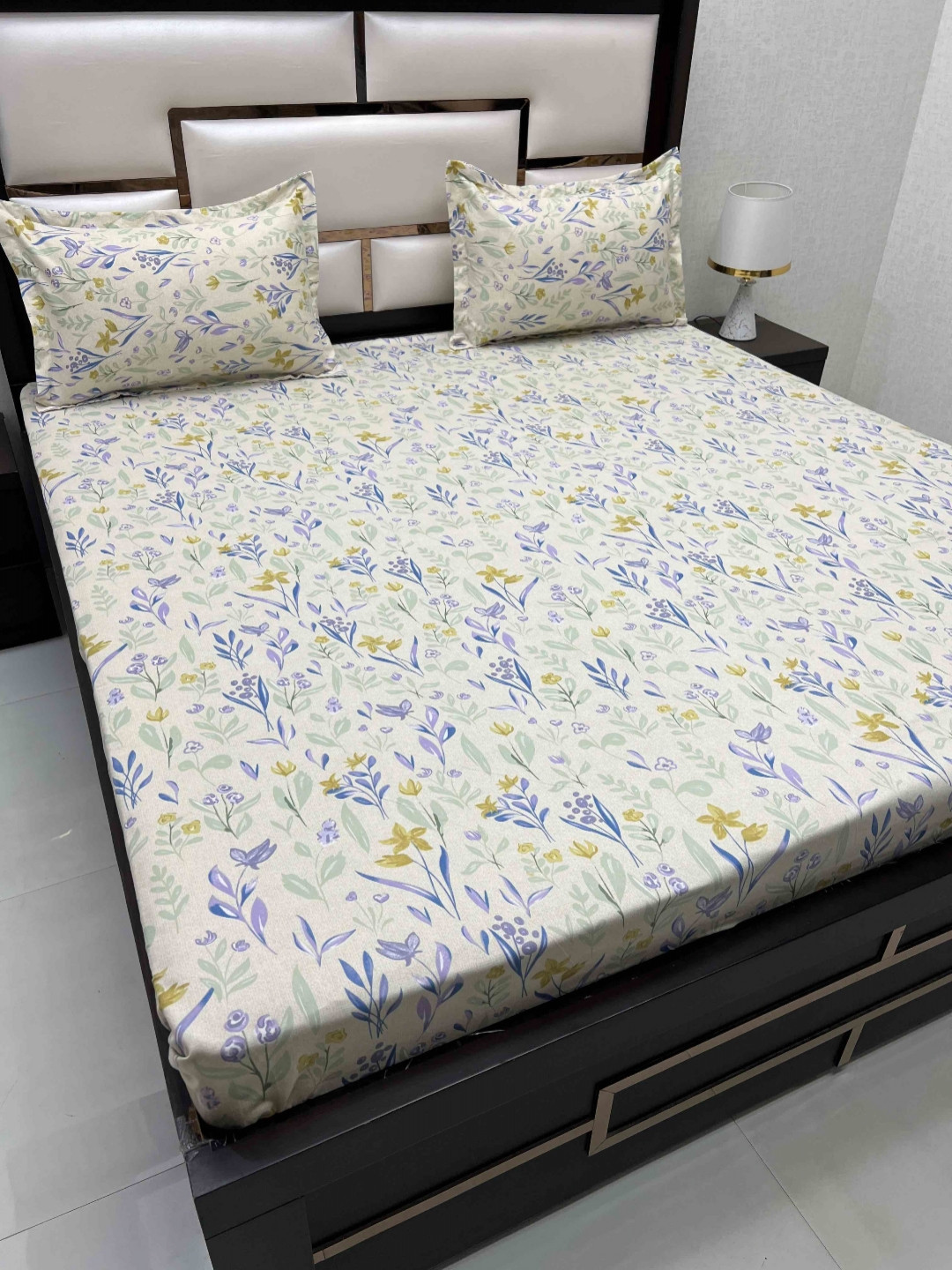 

Pure Decor Amulya Cream Colored Floral Microfiber 210 TC Queen Bedsheet & 2 Pillow Covers