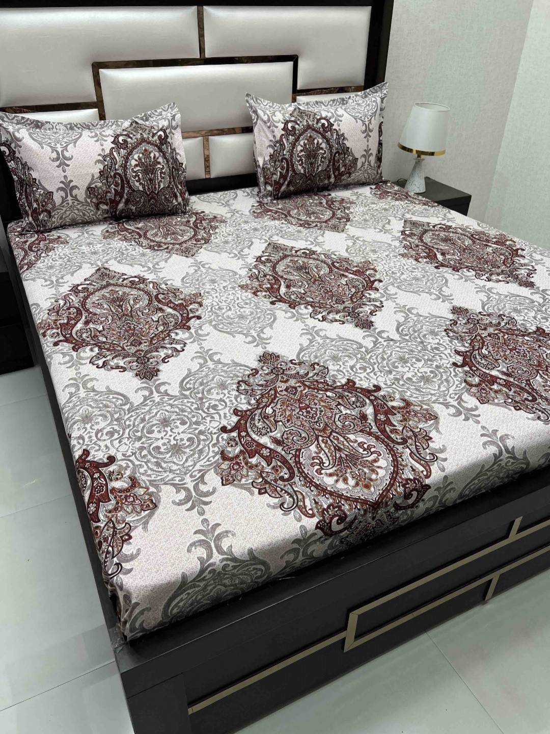 

Pure Decor Amulya Maroon Ethnic Motifs Microfiber 200 TC Queen Bedsheet & 2 Pillow Covers