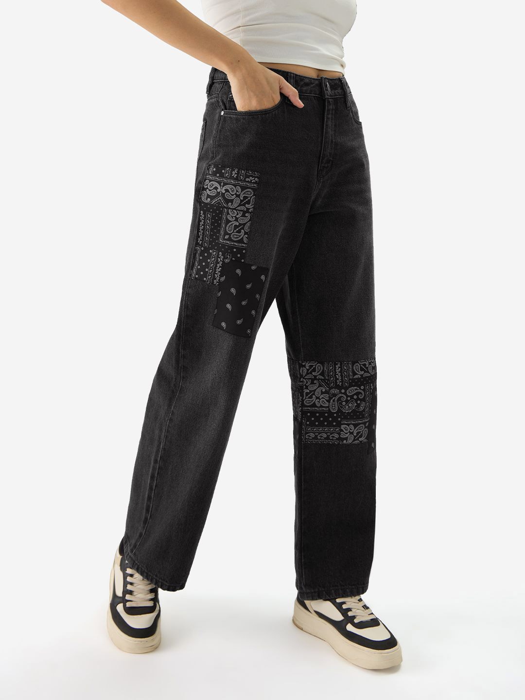 

The Souled Store Women Cotton Patched Straight Fit Stretchable Jeans, Black