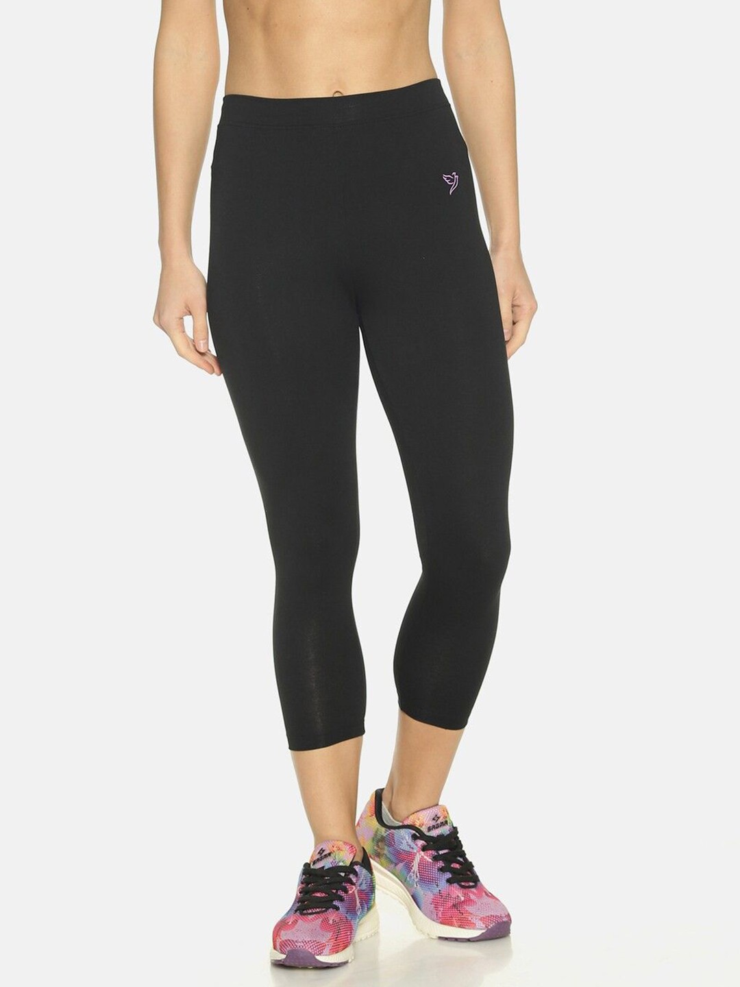 

TWIN BIRDS Women Solid Skinny Fit Three-Fourth Length Cotton Capris, Black