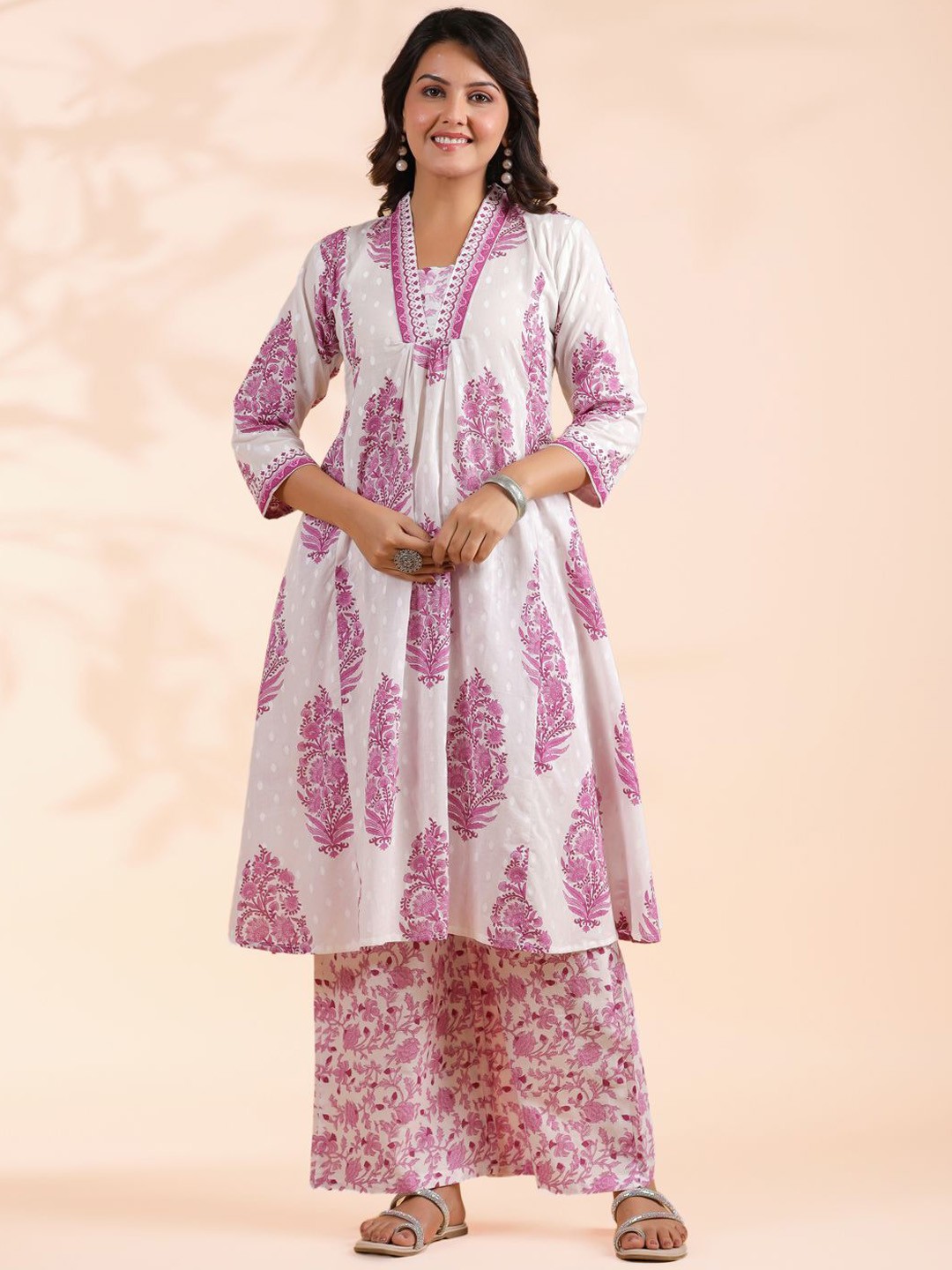 

Vbuyz Floral Printed V-Neck Pure Cotton A-Line Kurta with Palazzos, Pink