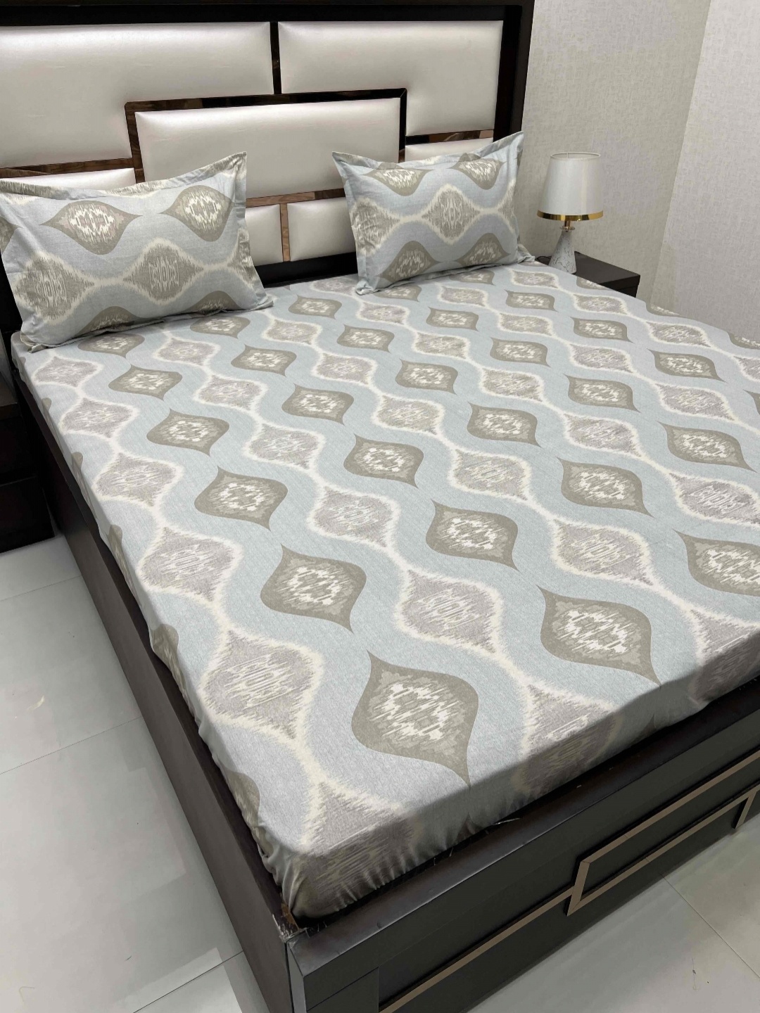 

Pure Decor Velar Fur Sib Blue & White Printed 400 TC Pure Cotton Super King Bedsheet Set