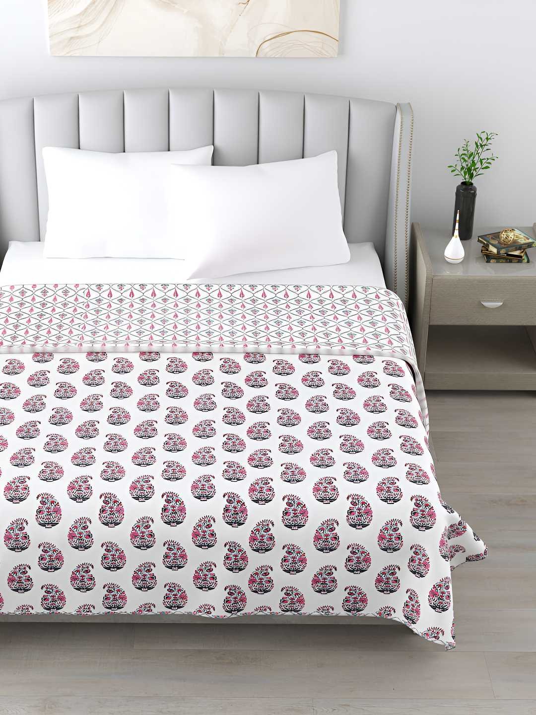 

Jinaya's White & Pink Paisley AC Room 300 GSM Cotton Reversible Single Bed Dohar