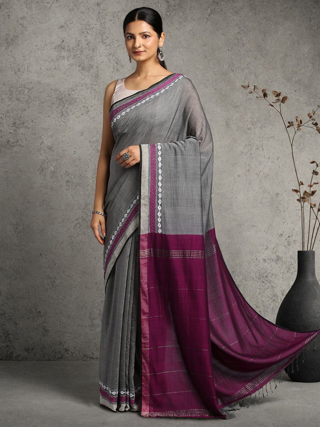 

ArtEastri Solid Pure Cotton Saree, Grey