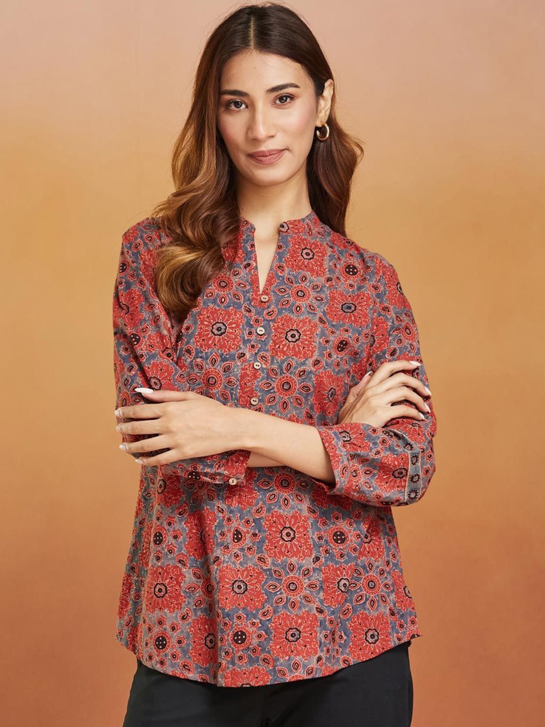 

Fabindia Mandarin Collar Printed Ethnic Tunic, Red