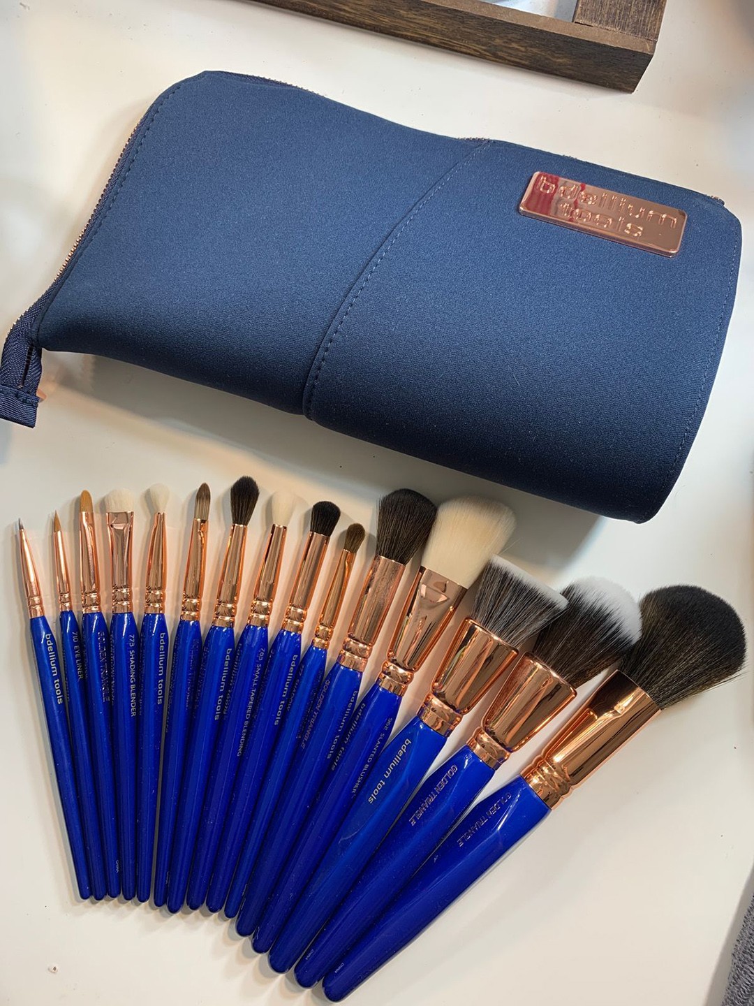

Bdellium Tools Set of 15 Makeup Brush Golden Triangle Phase1Brush Set With Stand-Up Pouch, Blue
