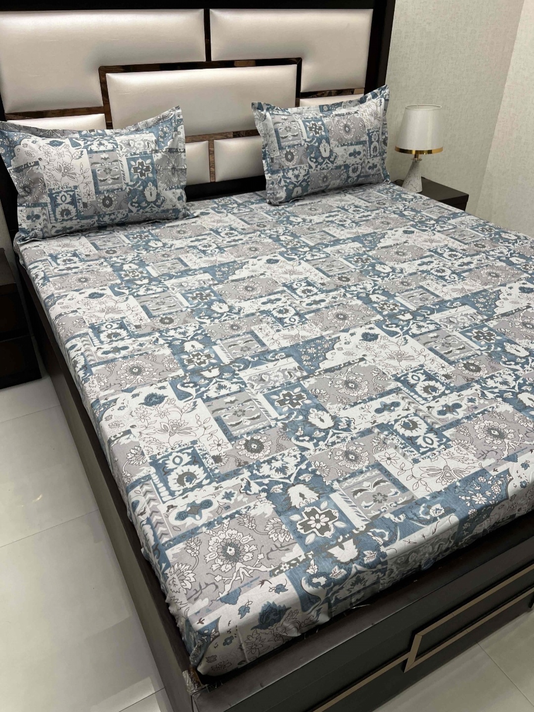 

Pure Decor Royal Velar Blue Printed 350 TC Pure Cotton King Bedsheet with 2 Pillow Covers