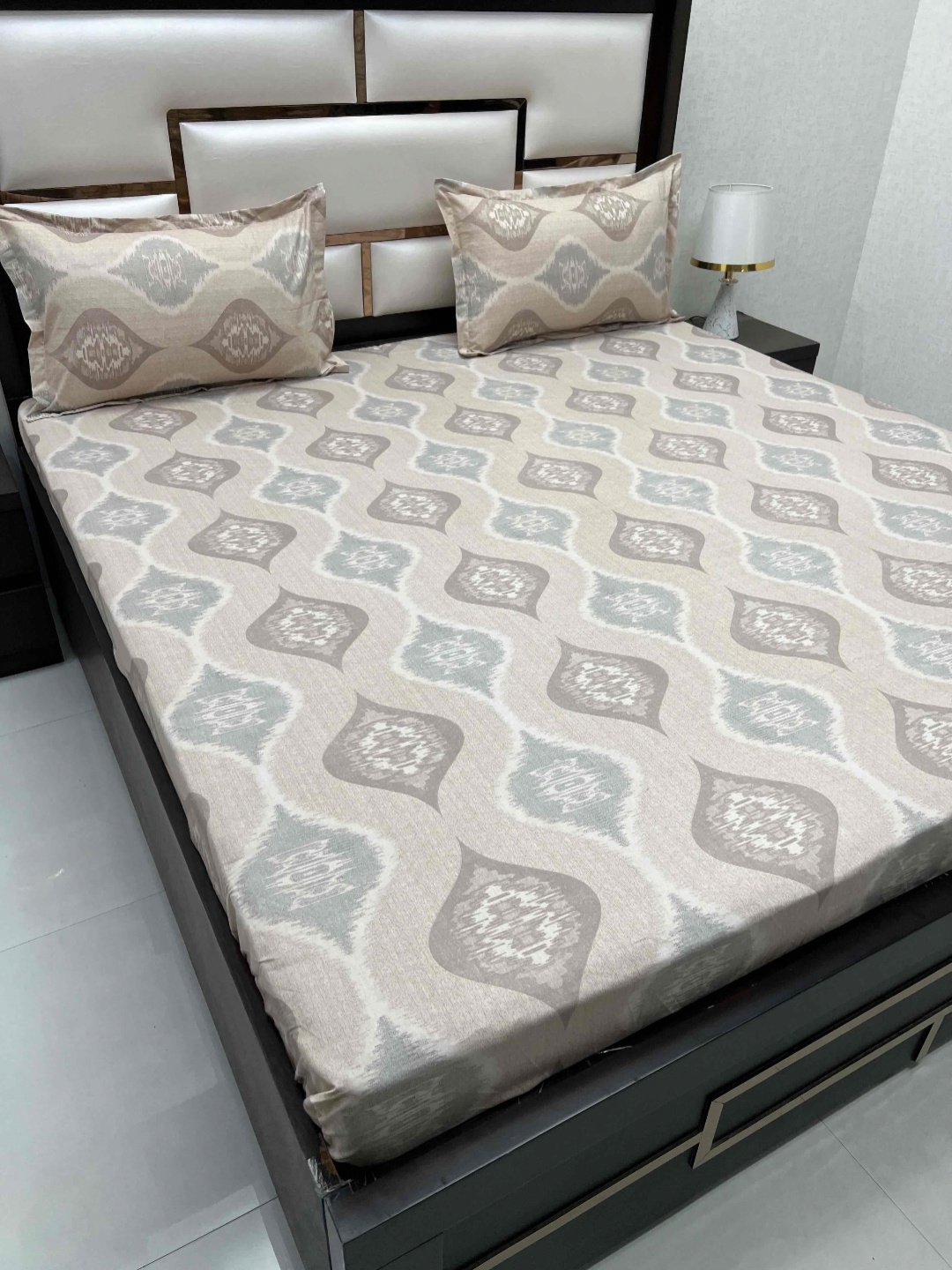 

Pure Decor Velar Fur Brown Printed 350 TC Pure Cotton King Bedsheet with 2 Pillow Covers