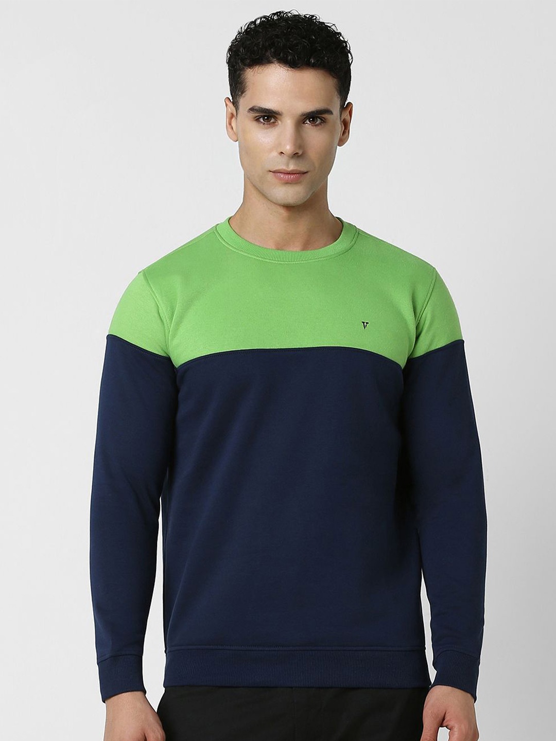 

Van Heusen Sport Men Colourblocked Sweatshirt, Navy blue