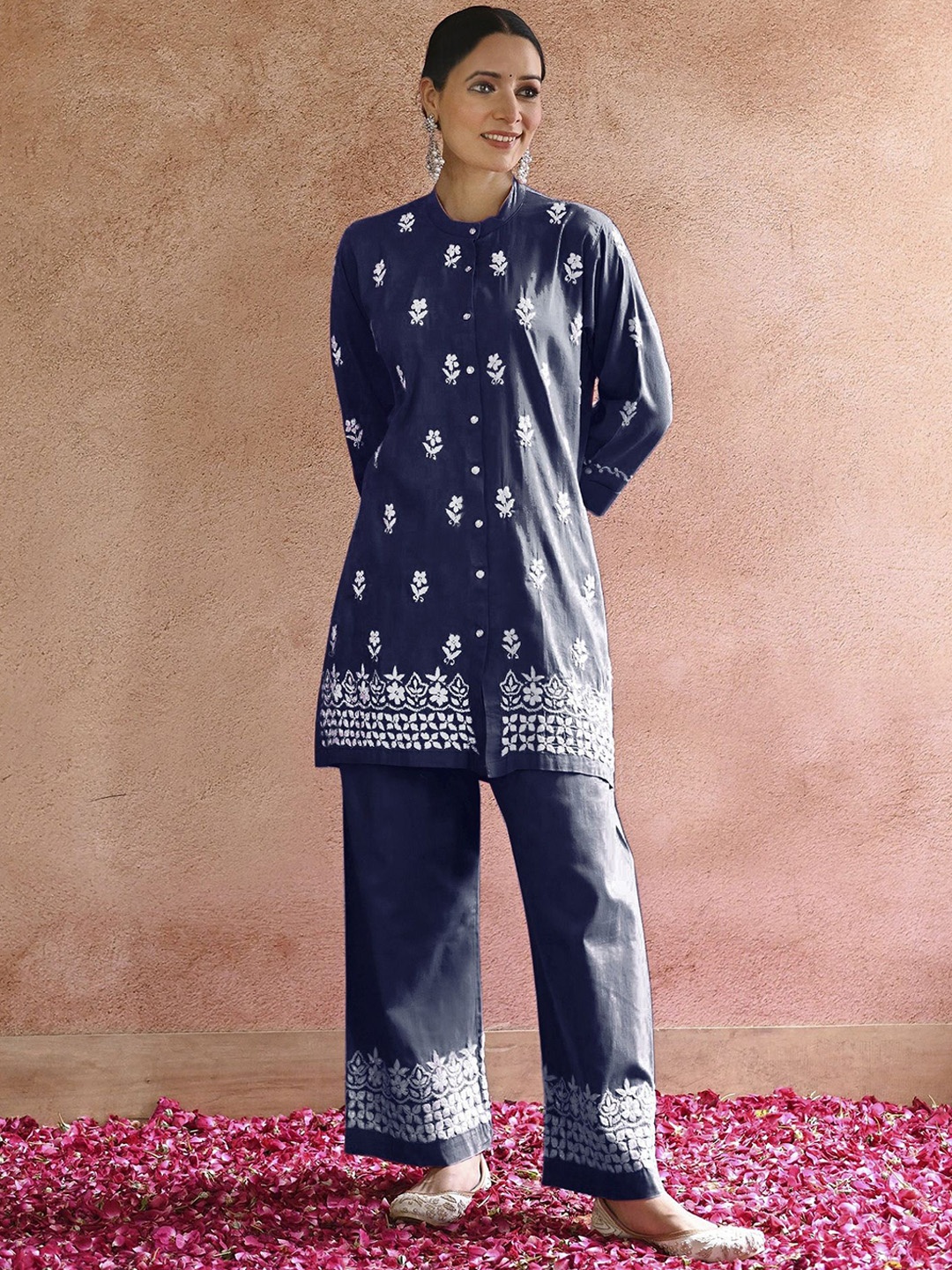 

Aika Floral Embroidered Regular Straight Kurti with Palazzos, Navy blue