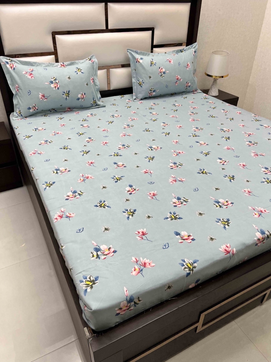 

Pure Decor Amulya Blue Floral Printed Microfiber 220 TC Queen Bedsheet & 2 Pillow Covers