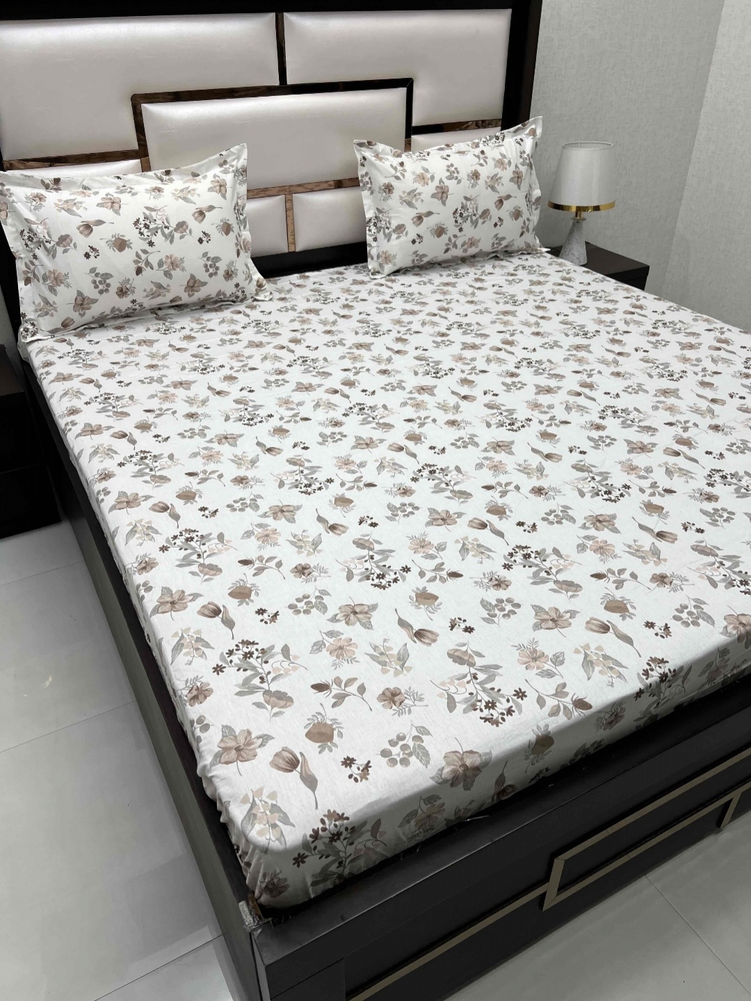 

Pure Decor Royal Velar White Floral Pure Cotton 300 TC King Bedsheet & 2 Pillow Covers