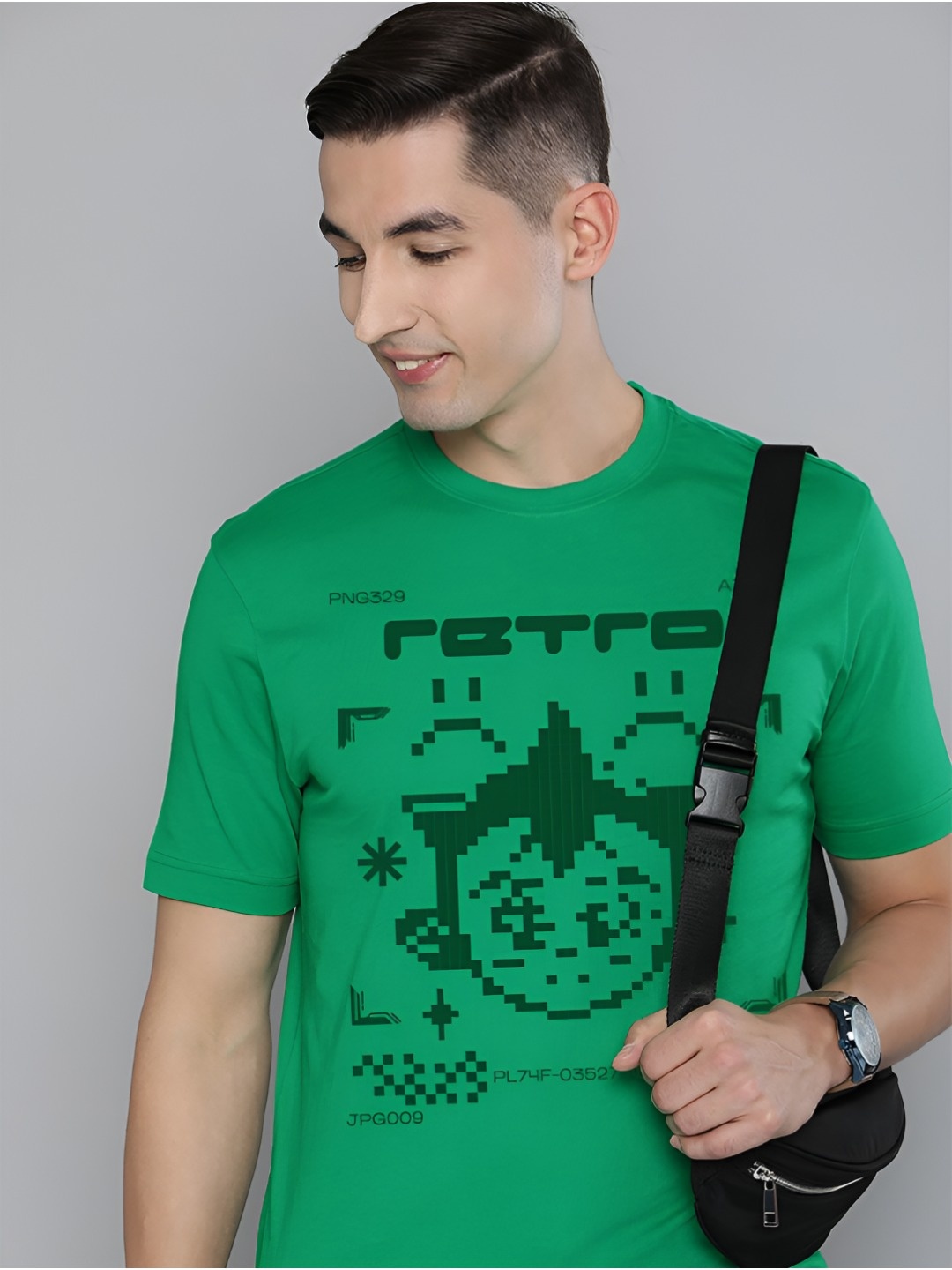 

HERE&NOW Men Graphic Printed Round Neck Cotton T-shirt, Green