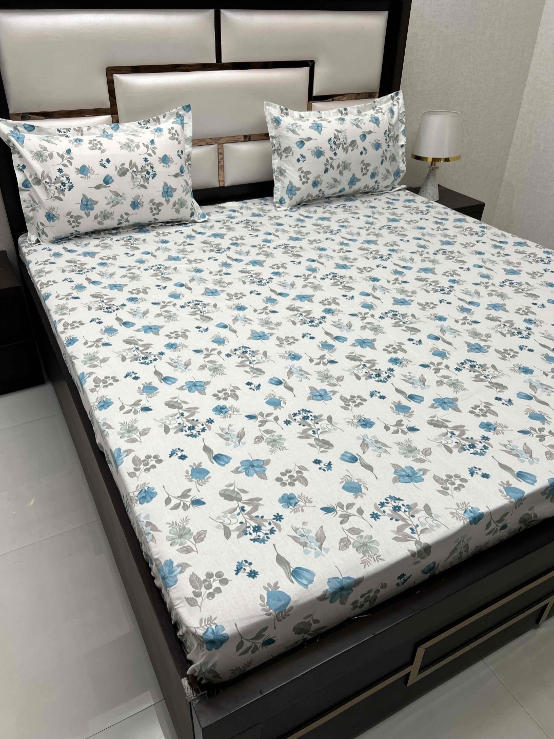 

Pure Decor Royal Velar White Floral 330 TC Pure Cotton King Bedsheet & 2 Pillow Covers