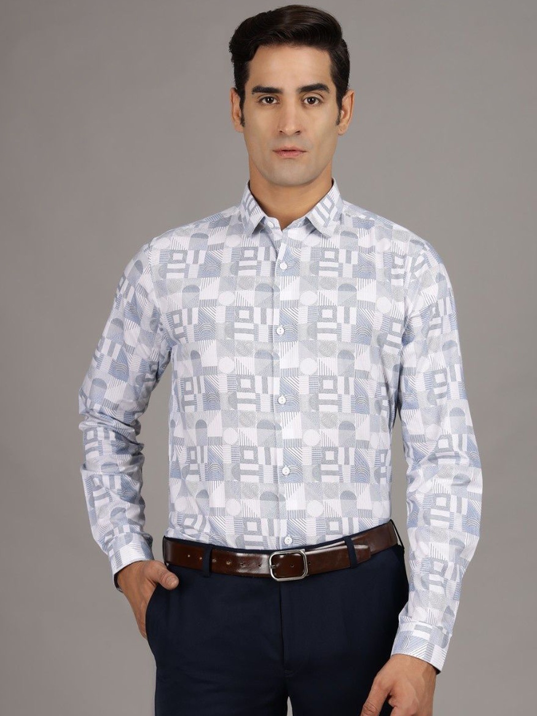 

Gavin Paris Men Original Spread Collar Geometric Printed Cotton Casual Shirt, Grey