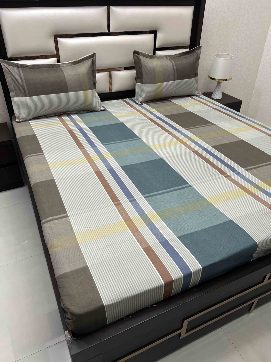 

Pure Decor Amulya White & Brown Printed 330 TC Microfiber Double Queen Bedsheet Set