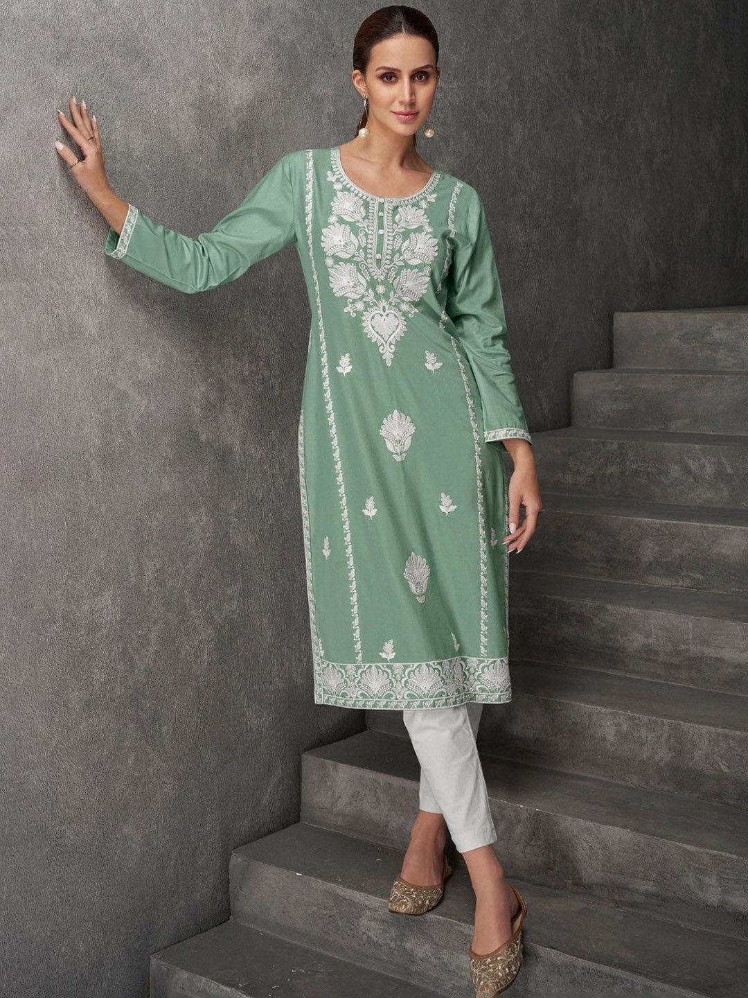 

AUTUMN LANE Floral Embroidered Pure Cotton Straight Kurta With Trouser, Green