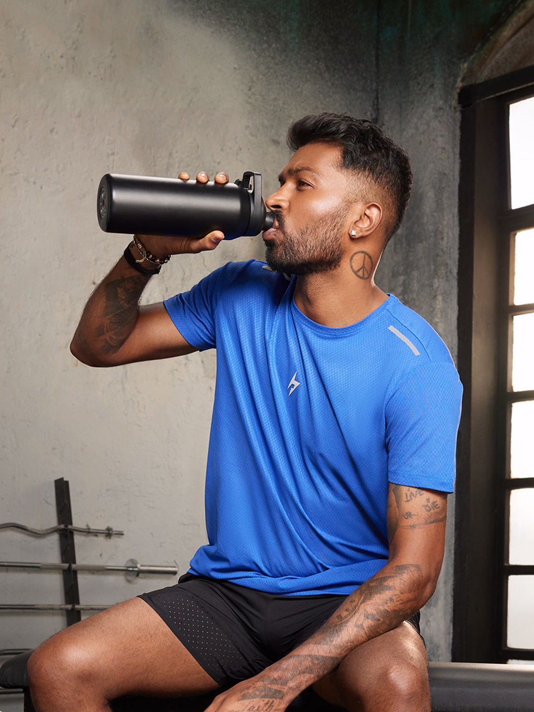 

Hardik Pandya Wave Round Neck Moisture Wicking T-shirt, Blue