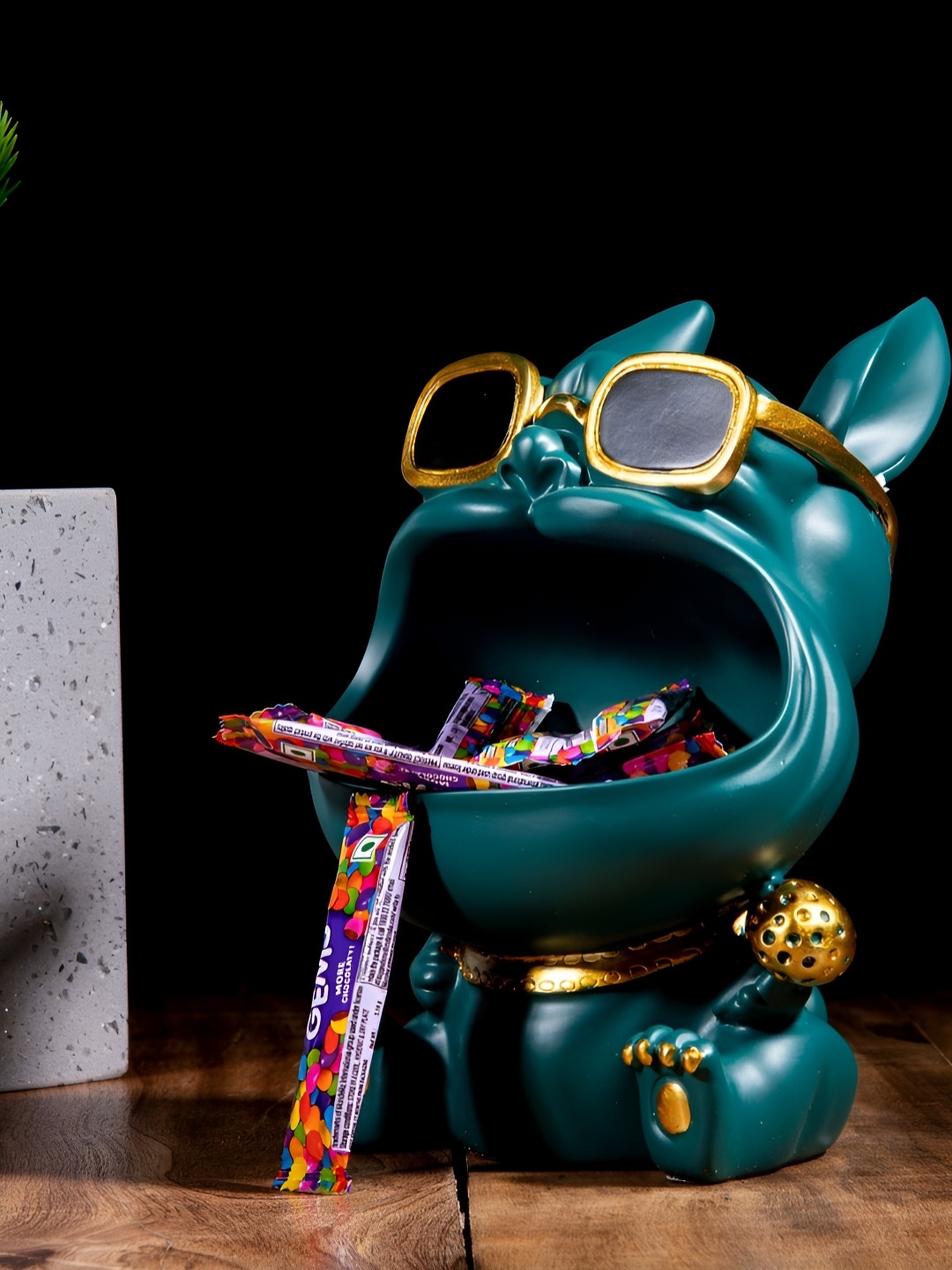 

SMOKEY COCKTAIL Green & Gold Toned Animals Figurine Bulldog Showpiece