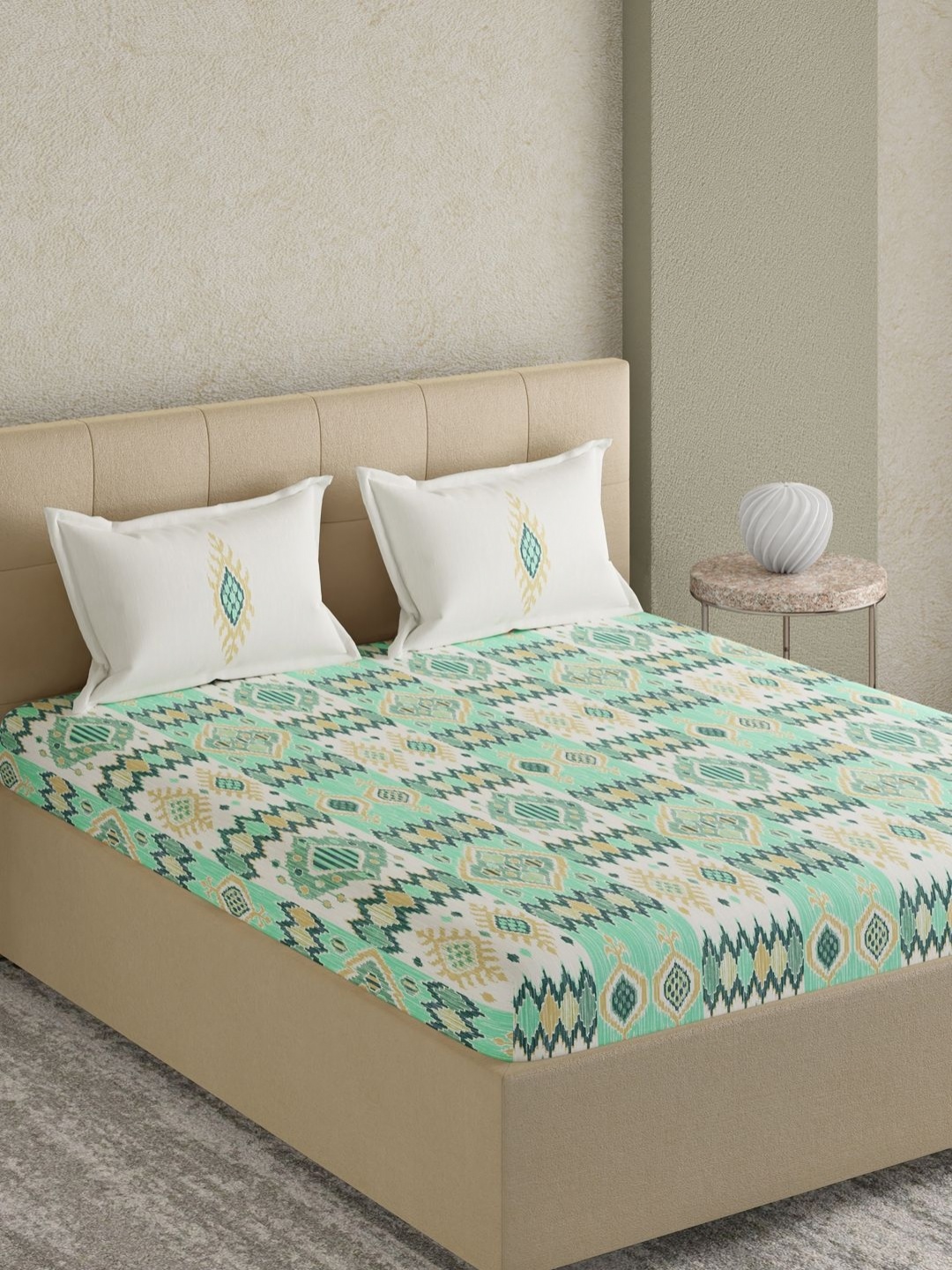 

GM Grey & Yellow Geometric Cotton 180 TC King Bedsheet with 2 Pillow Covers