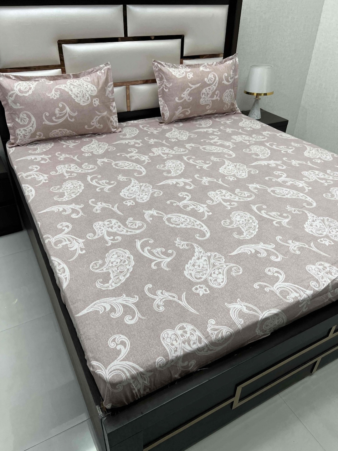 

Pure Decor Royal Velar Brown Printed 220 TC Pure Cotton King Bedsheet with 2 Pillow Covers