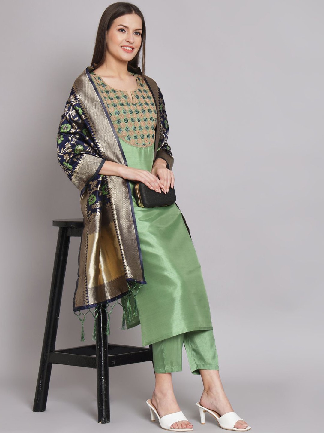

VredeVogel Floral Yoke Design Regular Sequinned Kurta With Trousers & Dupatta, Green