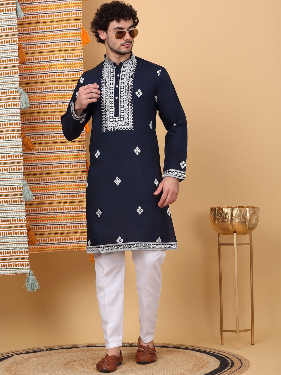 

KRAFT INDIA LUXE Ethnic Motifs Embroidered Thread Work Straight Kurta, Blue