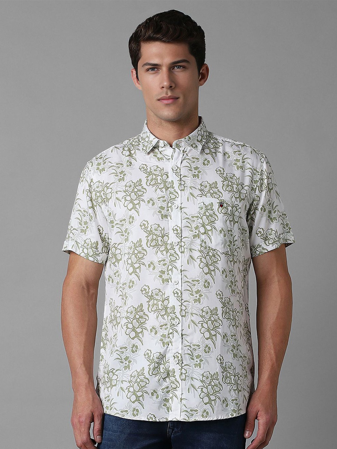

Louis Philippe Jeans Men Spread Collar Floral Printed Slim Fit Casual Shirt, White