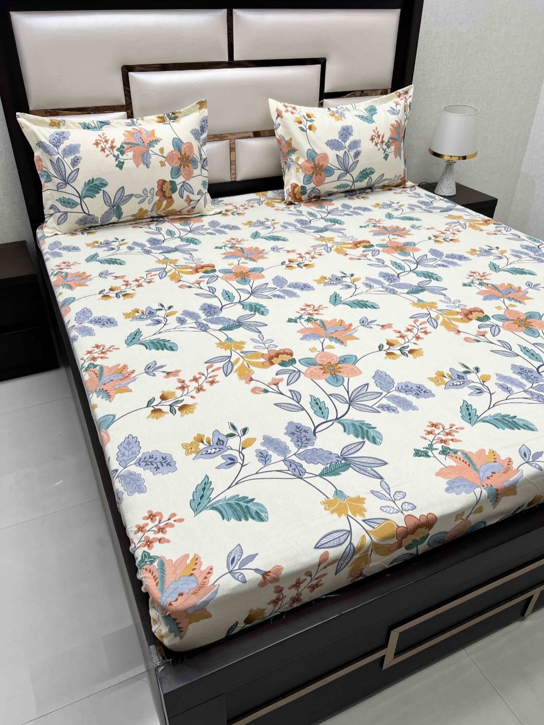 

Pure Decor Queen Size Double Bed Bedsheet With 2 Pillow Covers 2.28m X 2.54m, White