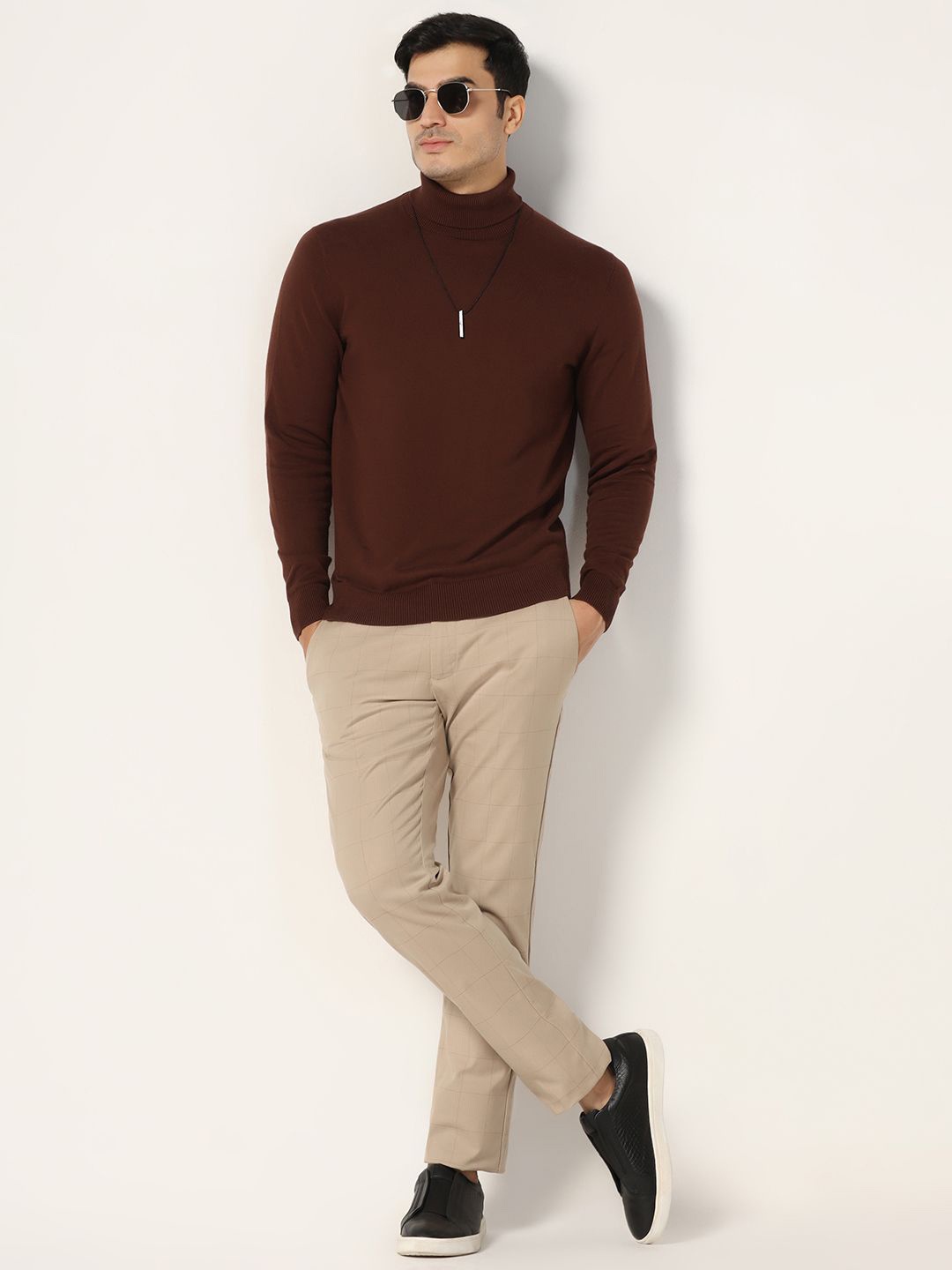 

Blackberrys Men Solid Turtle Neck Cotton Pullover Sweater, Brown