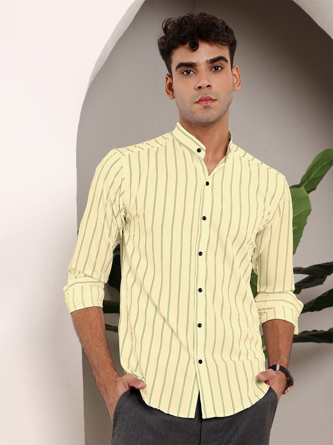

Wuxi Men Relaxed Mandarin Collar Vertical Striped Casual Shirt, Yellow