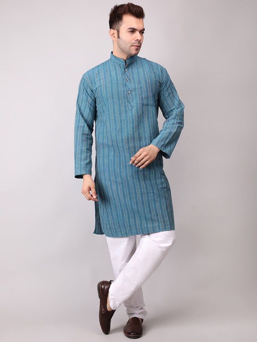 

Voniry Striped Straight Kurta with Pyjamas, Turquoise blue