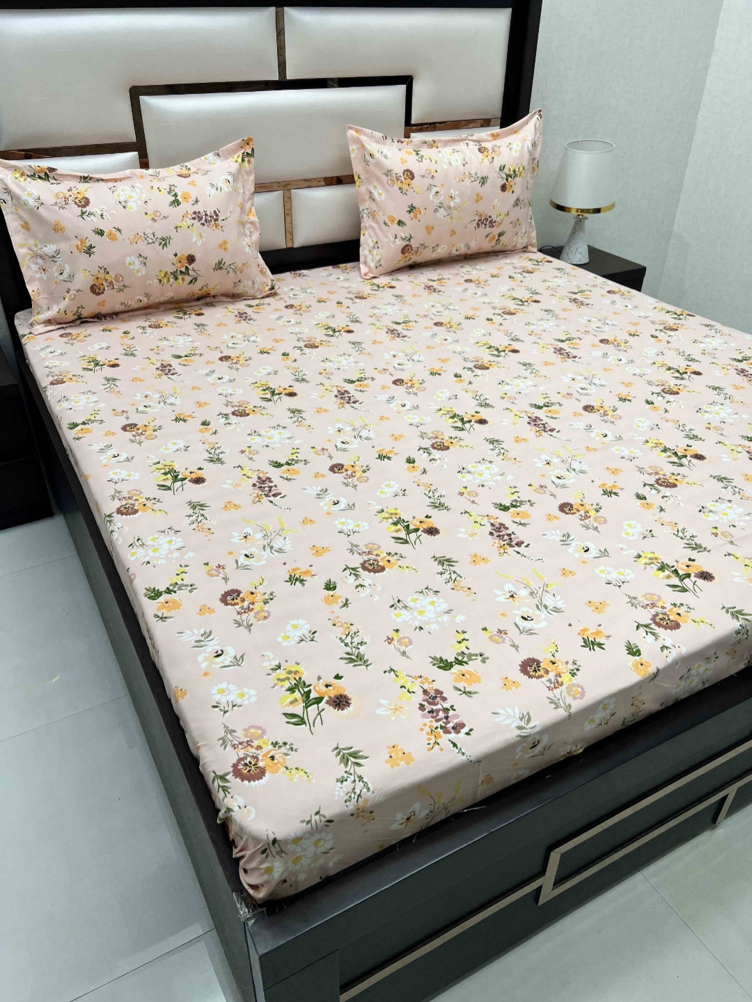 

Pure Decor Amulya Peach Colored Floral Microfiber 250 TC Queen Bedsheet & 2 Pillow Covers