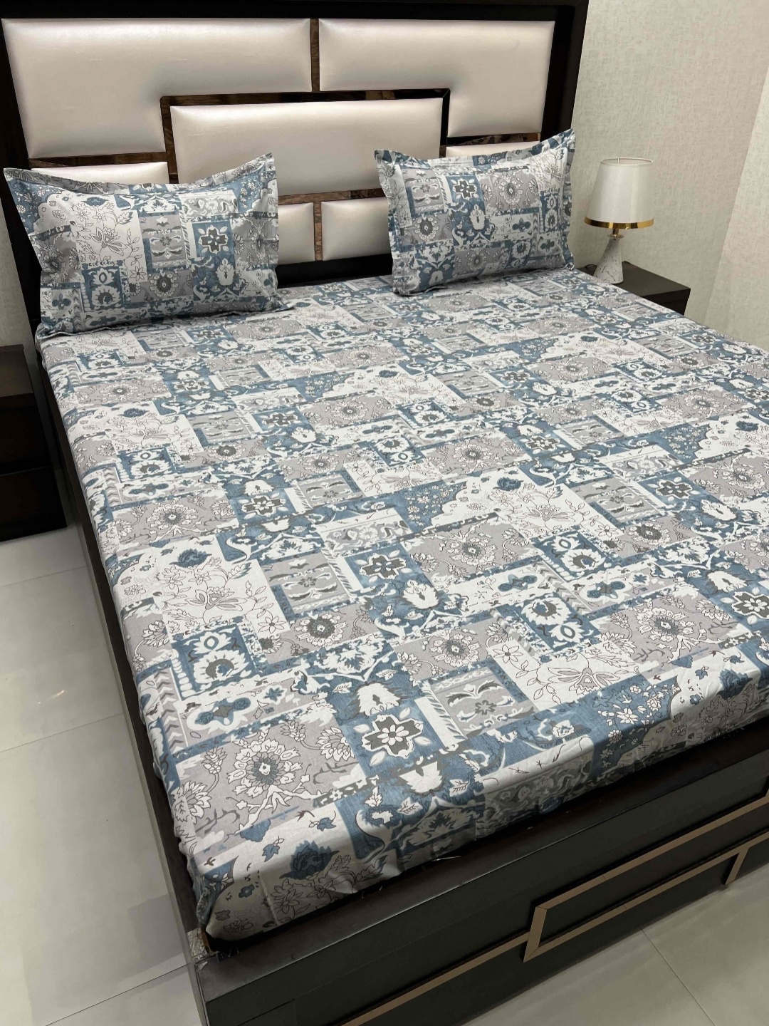

Pure Decor Sapphire Blue Floral Printed Cotton 230 TC King Bedsheet & 2 Pillow Covers