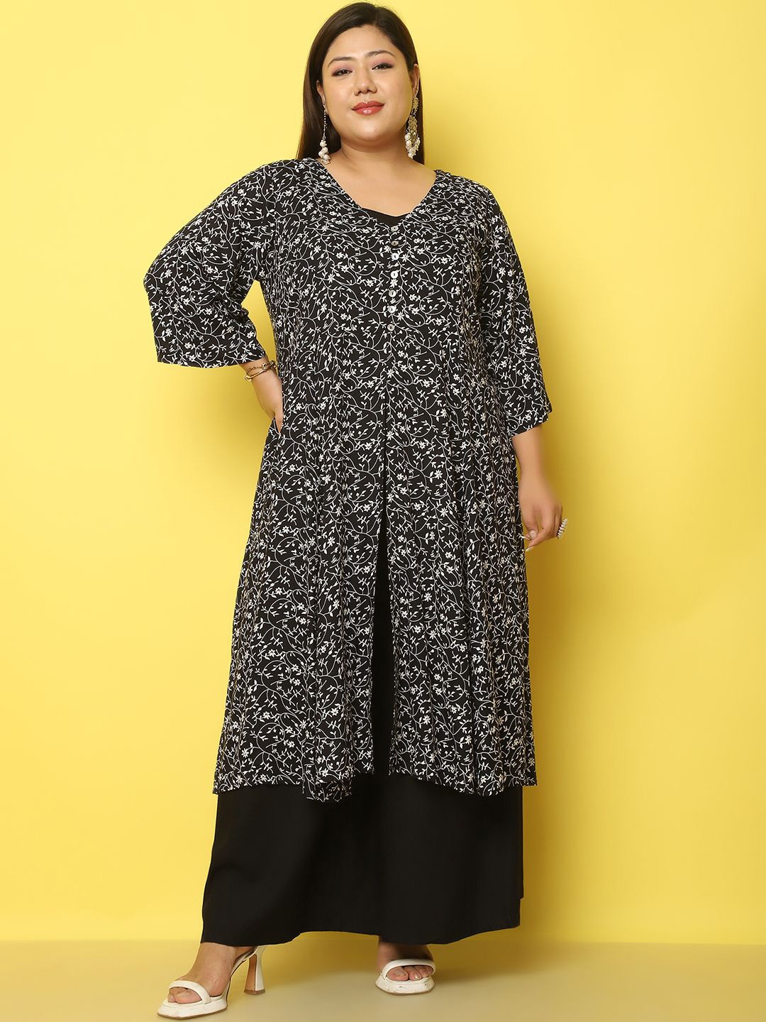 

theRebelinme Printed Kurta With Palazzo & Inner Set, Black