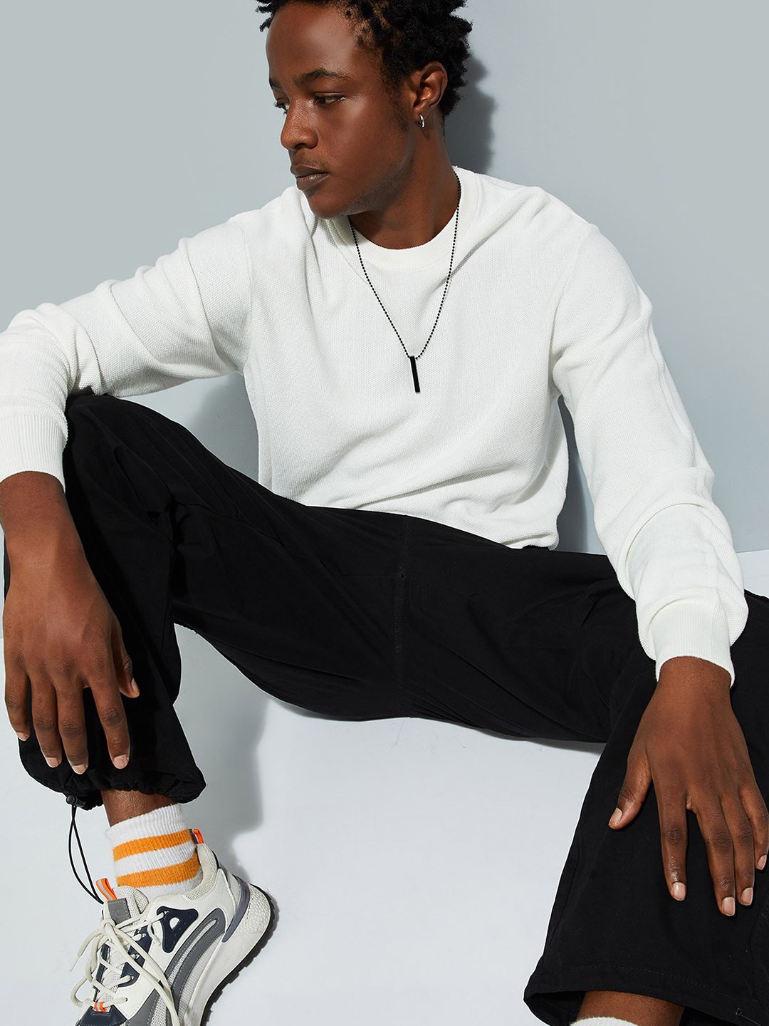 

max URB_N Men Solid Sweater, White