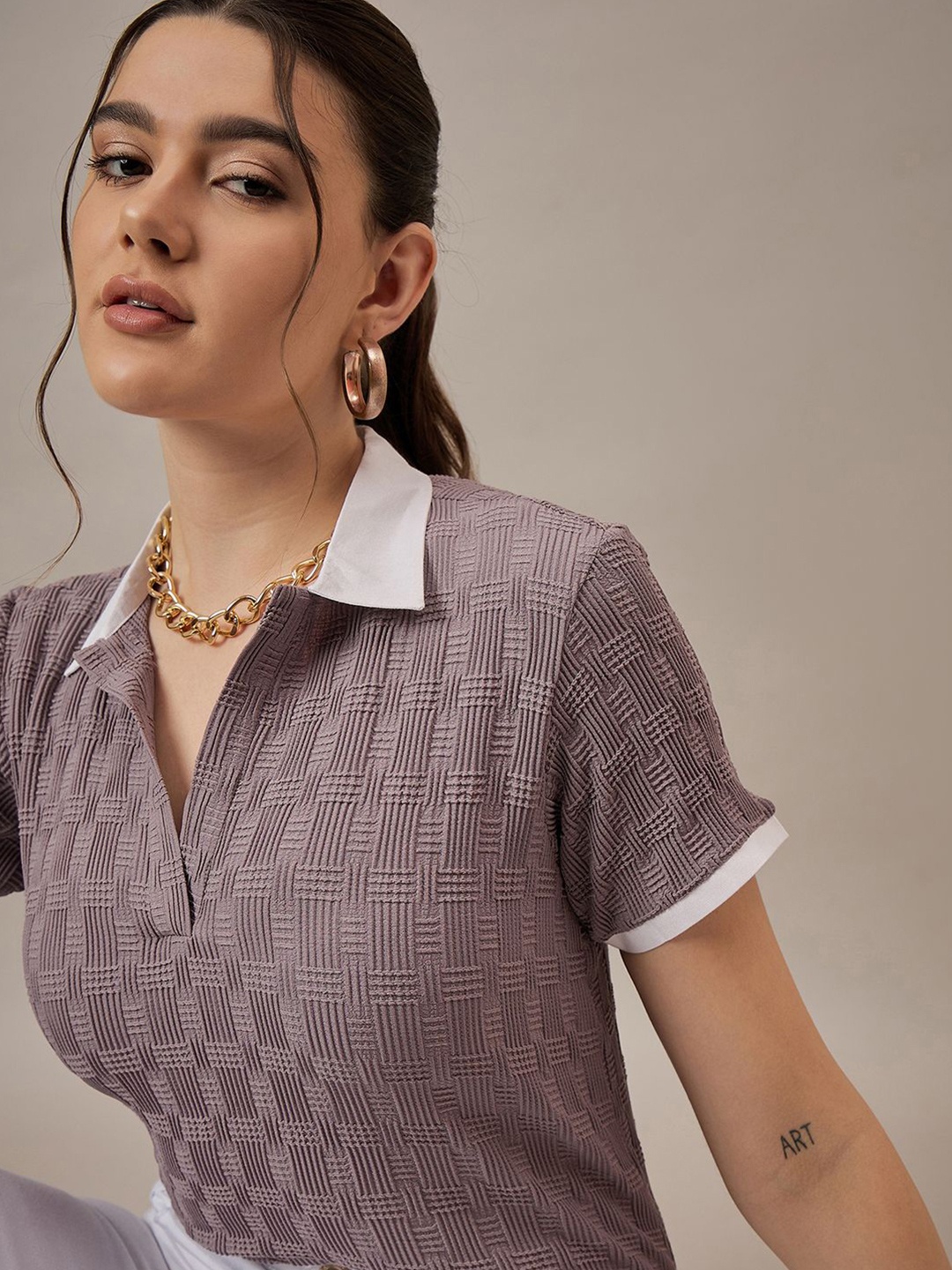 

The Roadster Lifestyle Co. Women Self Design Polo Collar T-shirt, Mauve
