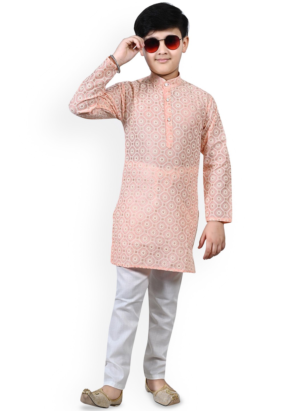 

Arshia Fashions Boys Floral Embroidered Regular Thread Work Straight Kurta with Pyjamas, Peach