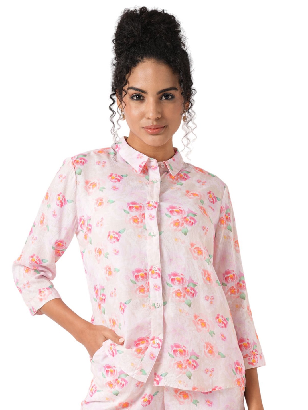 

Kraus Jeans Women Spread Collar Floral Printed Slim Fit Casual Shirt, Pink