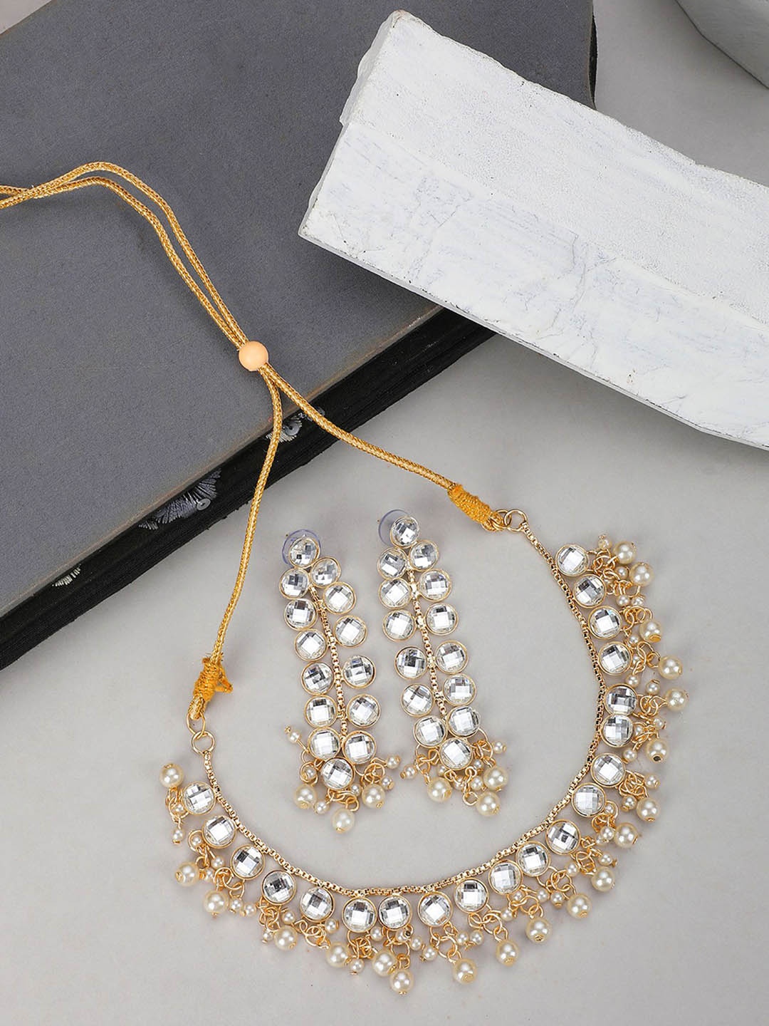 

ANIKAS CREATION Gold-Plated Kundan-Studded & Beaded Necklace & Earrings