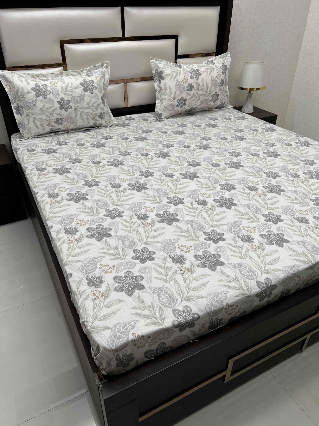 

Pure Decor Sapphire White Floral 330 TC Pure Cotton King Bedsheet with 2 Pillow Covers