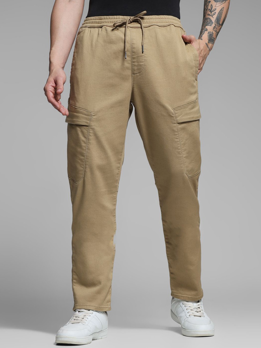 

Jack & Jones Men Cargos Mid-Rise Trousers, Beige