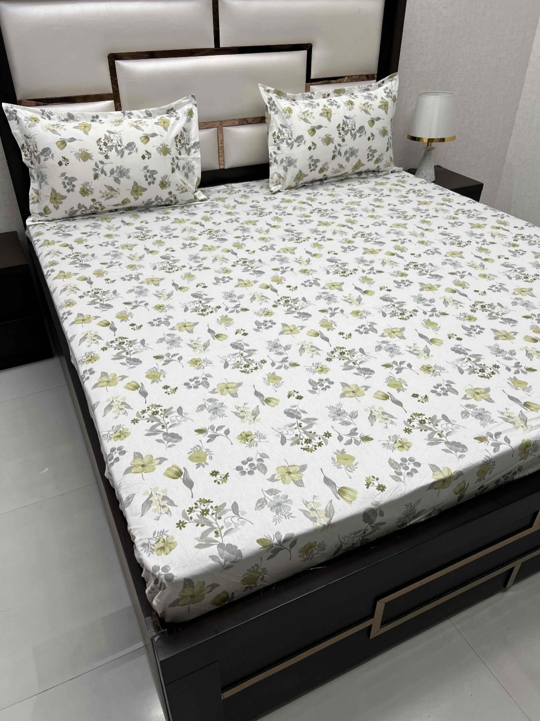 

Pure Decor Royal Velar White & Grey Floral Cotton 250 TC King Bedsheet & 2 Pillow Covers