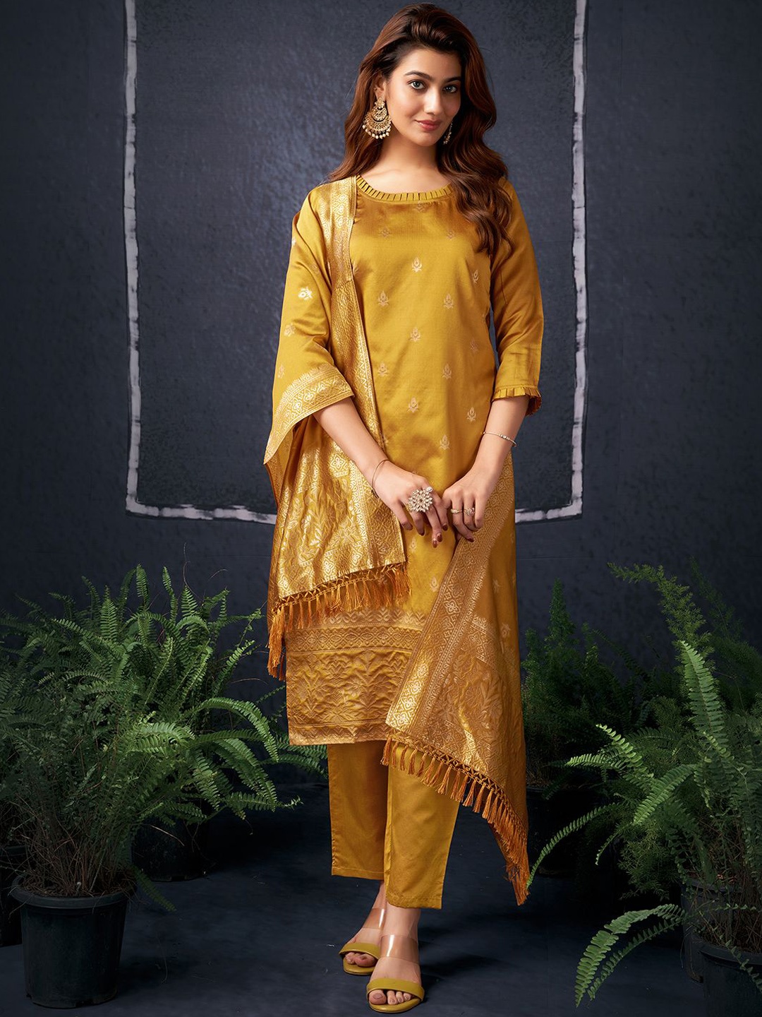 

SKYLEE Gold & Yellw Ethnic Motifs Woven Design Straight Kurta with Trousers & With Dupatta