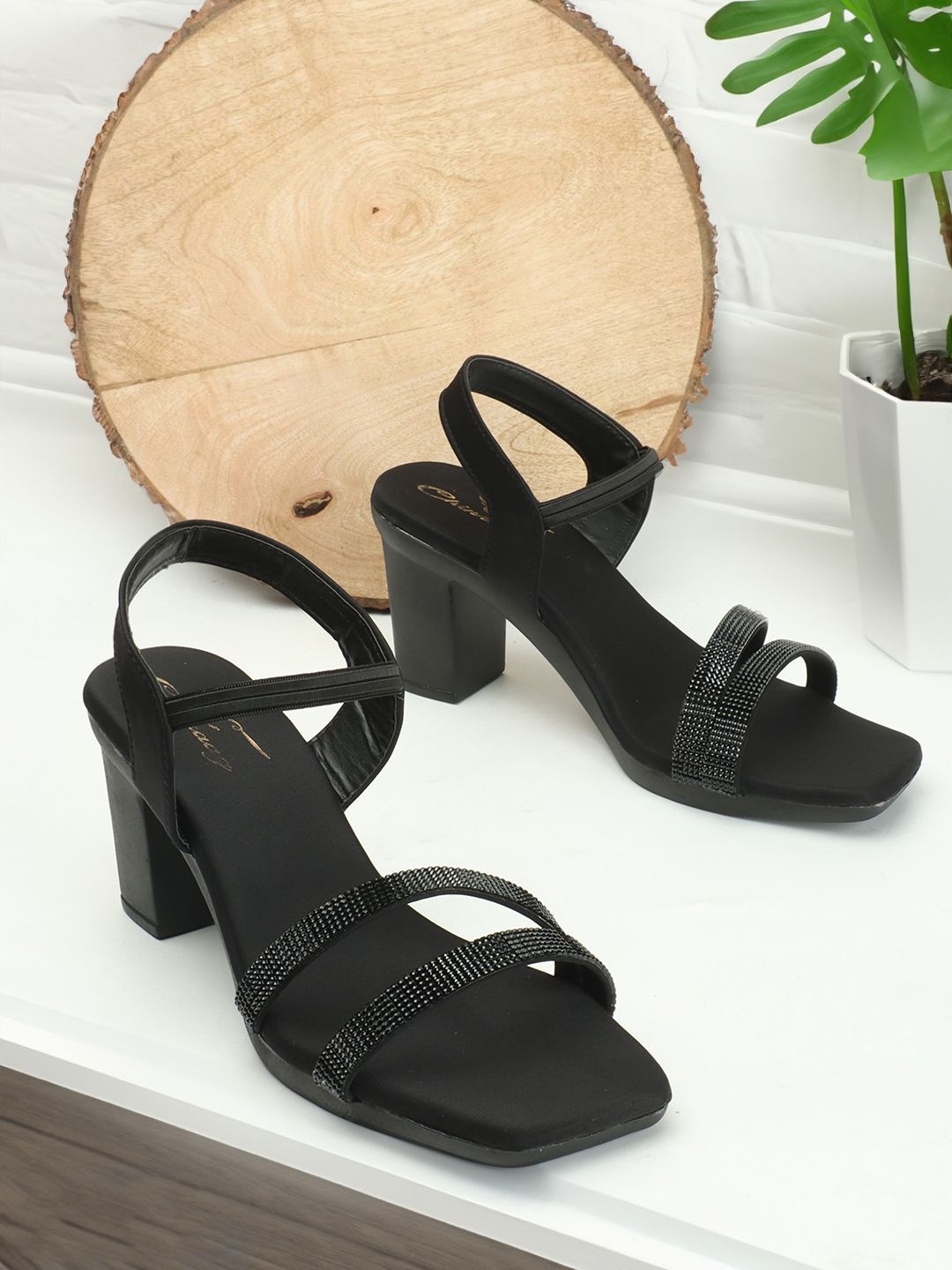 

CHINRAAG Women Block Sandals with Bows, Black
