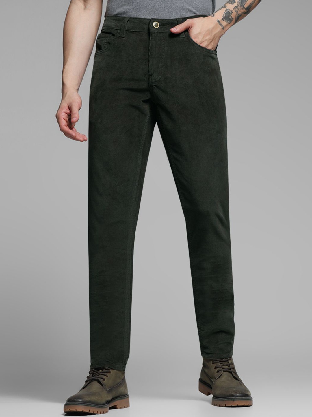 

Jack & Jones Men Low-Rise Solid Regular Fit Chinos Trousers, Green
