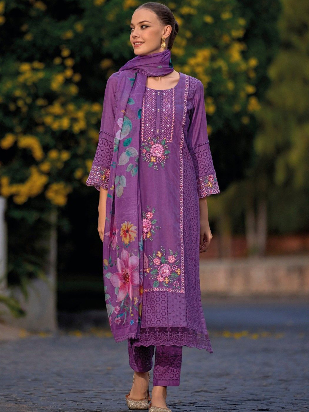 

AUTUMN LANE Floral Embroidered Regular Pure Cotton Straight Kurta with Trousers & Dupatta, Purple