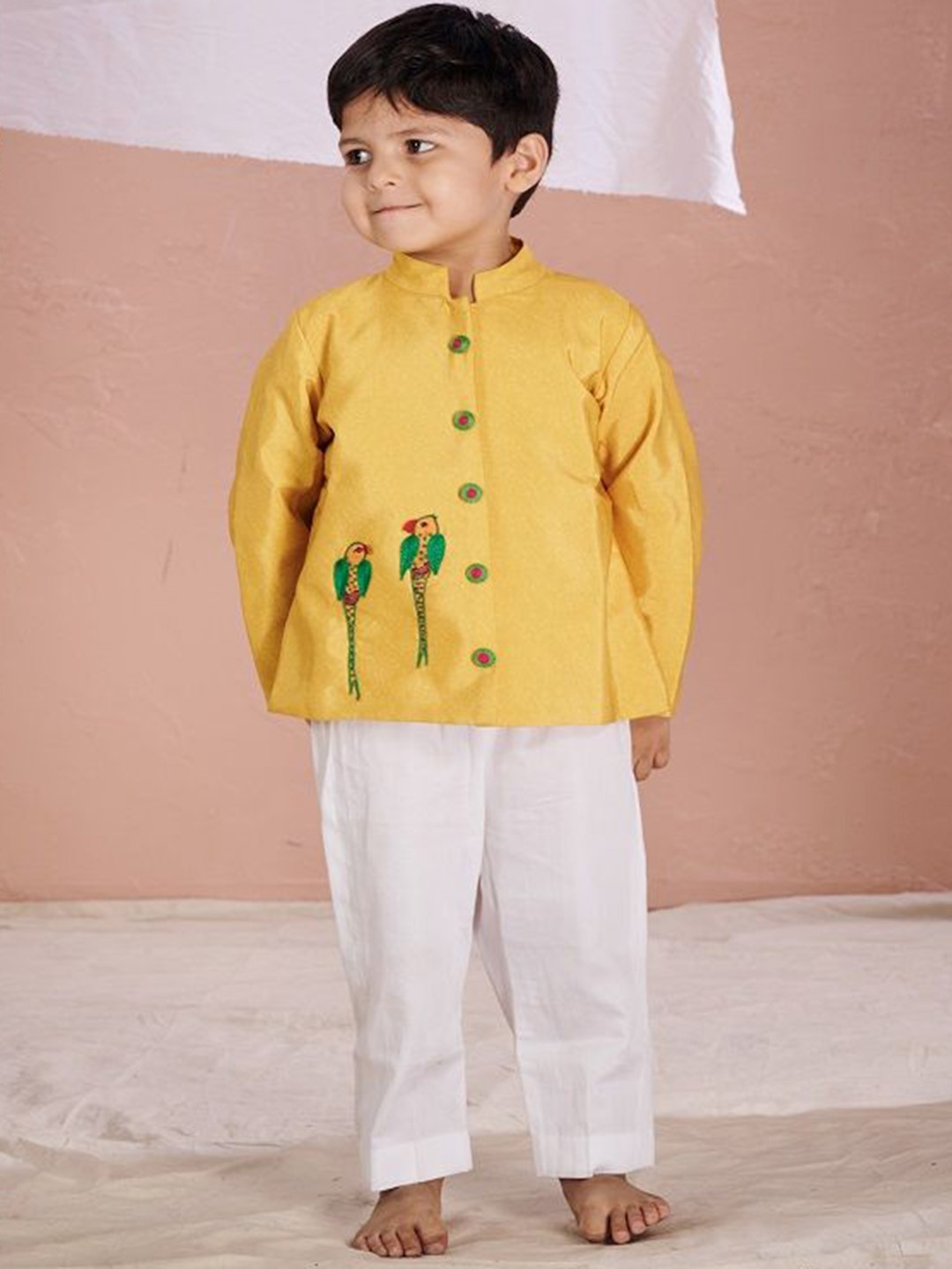 

Vivedkids Boys Floral Printed Thread Work Mandarin Collar Straight Kurta with Trousers, Yellow
