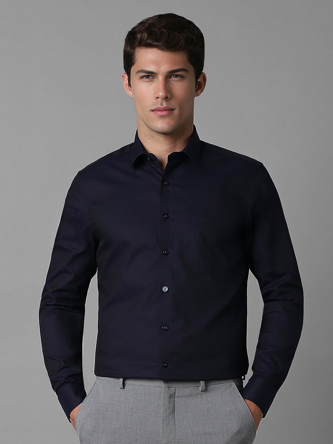 

Louis Philippe Men Spread Collar Solid Cotton Slim Fit Formal Shirt, Navy blue