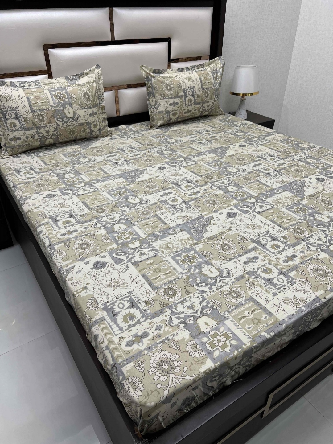 

Pure Decor Sapphire Green Floral Pure Cotton 400 TC King Bedsheet & 2 Pillow Covers